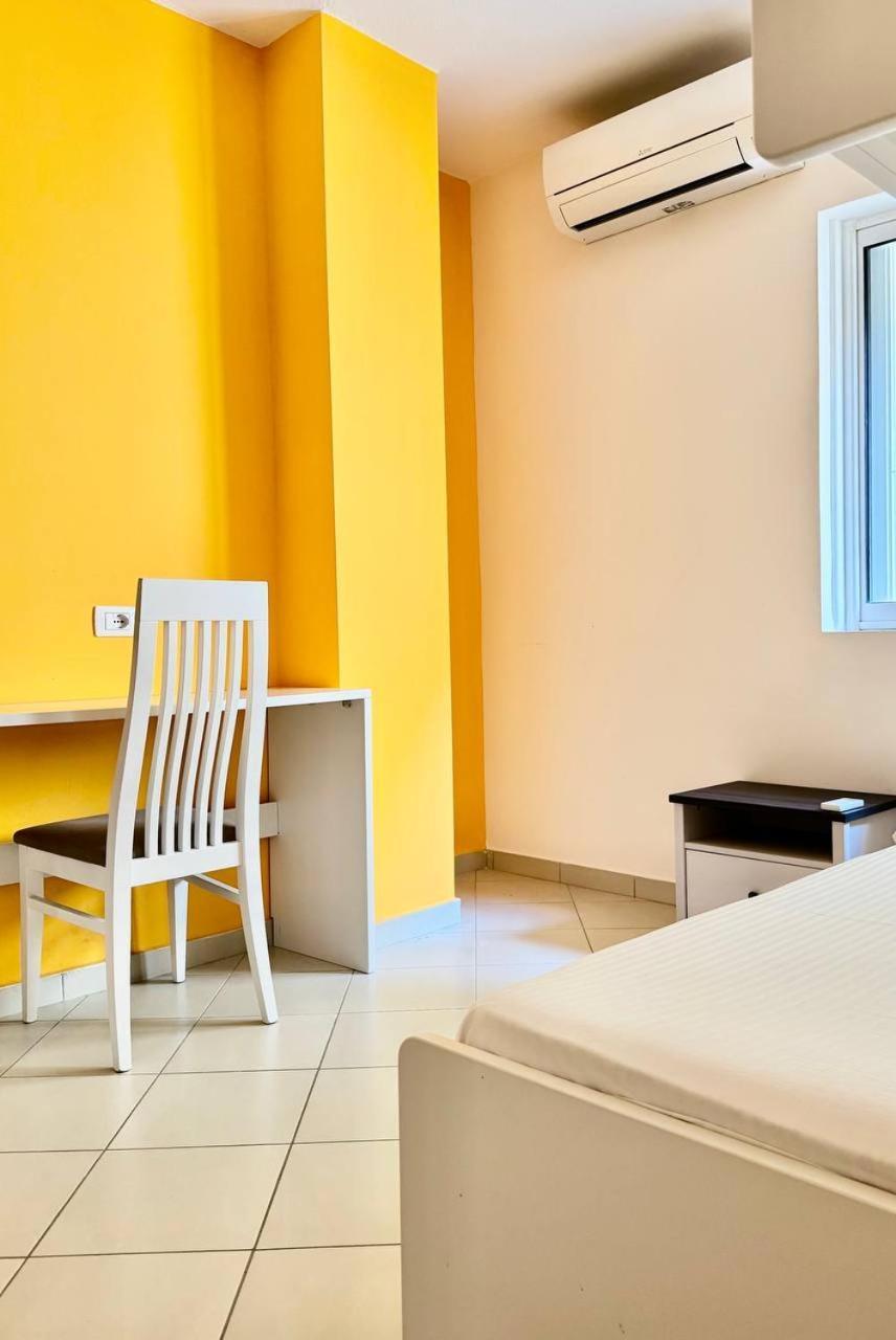 Colorful Sea View Apartment Sarande Exterior photo