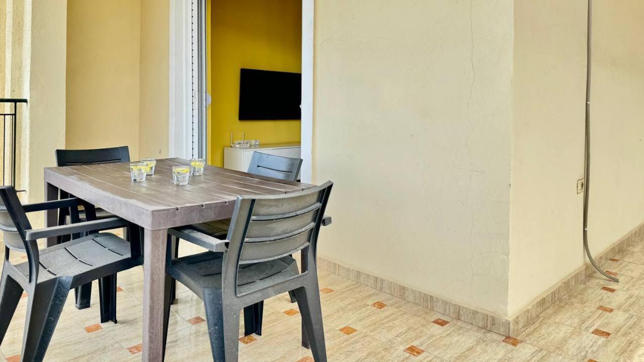 Colorful Sea View Apartment Sarande Exterior photo