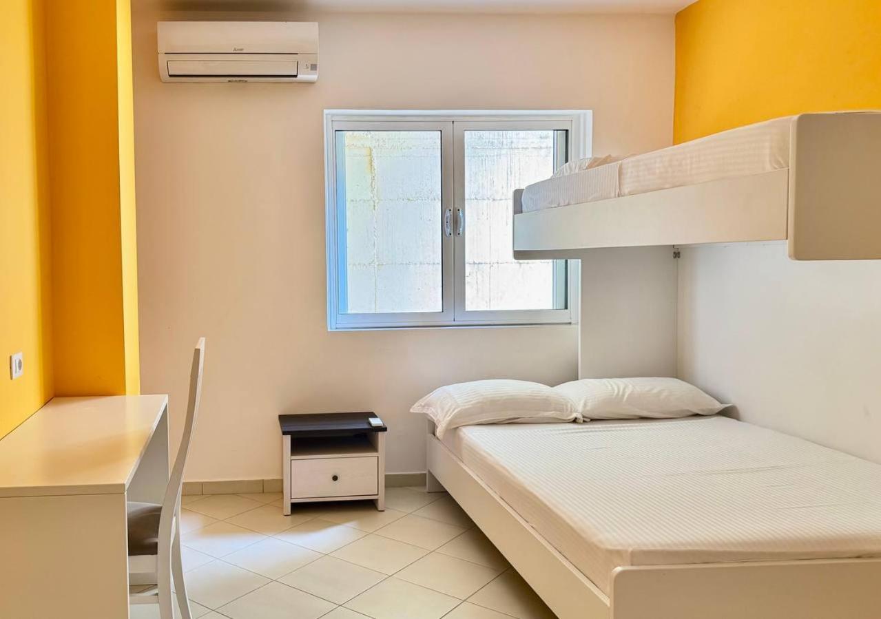Colorful Sea View Apartment Sarande Exterior photo